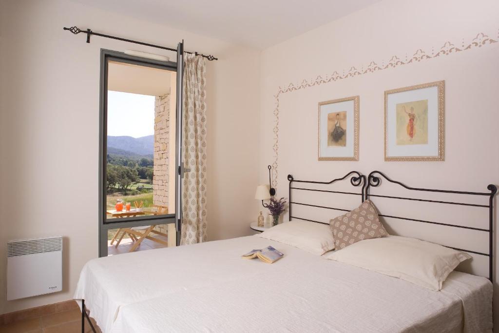 Madame Vacances Residence Provence Country Club Saumane-de-Vaucluse Quarto foto