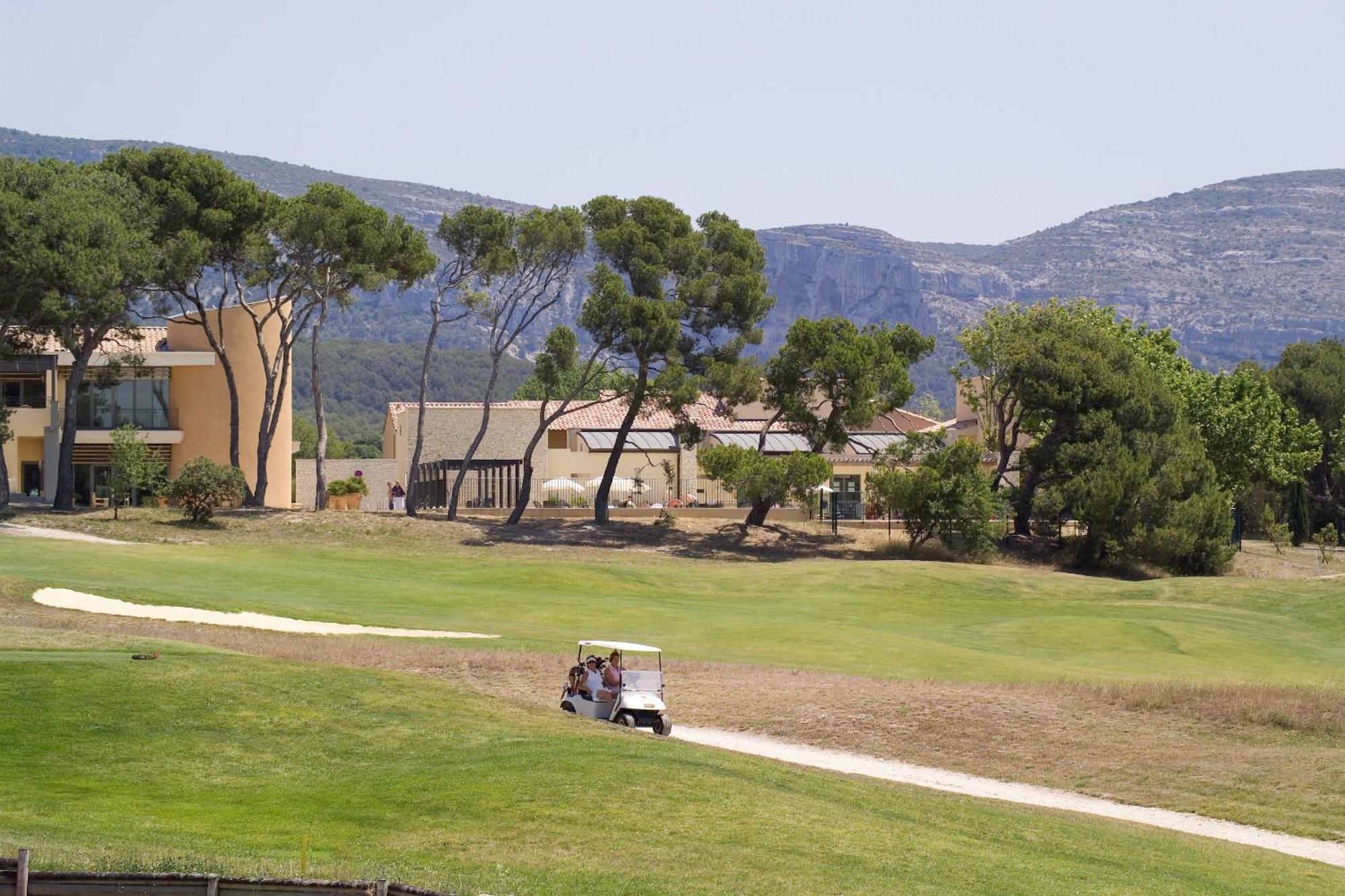 Madame Vacances Residence Provence Country Club Saumane-de-Vaucluse Exterior foto