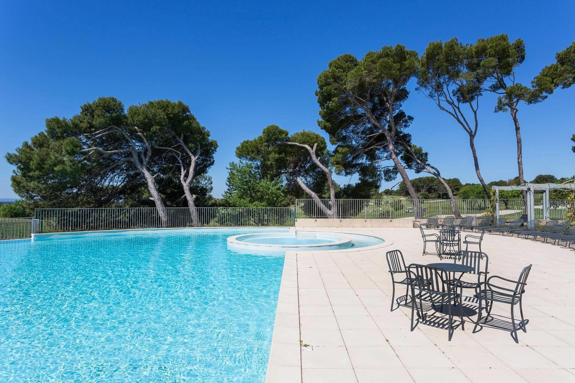Madame Vacances Residence Provence Country Club Saumane-de-Vaucluse Exterior foto